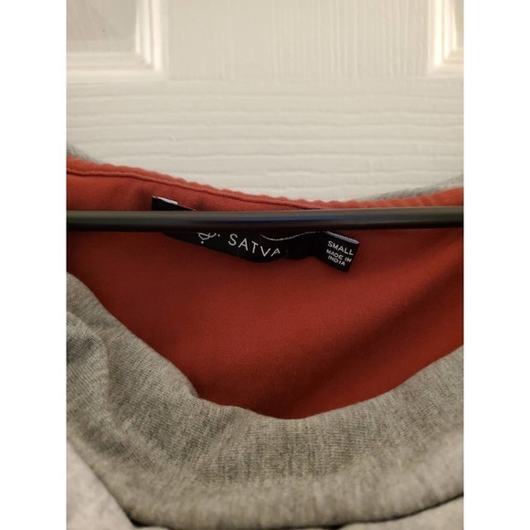 SATVA Yoga Top - Picture 3 of 4